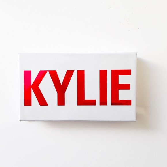 Kylie Cosmetics KISS Me Eyeshadow Palette - Picture 2 of 3